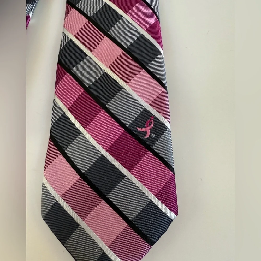 Susan B Komen Knots for Hope Tie